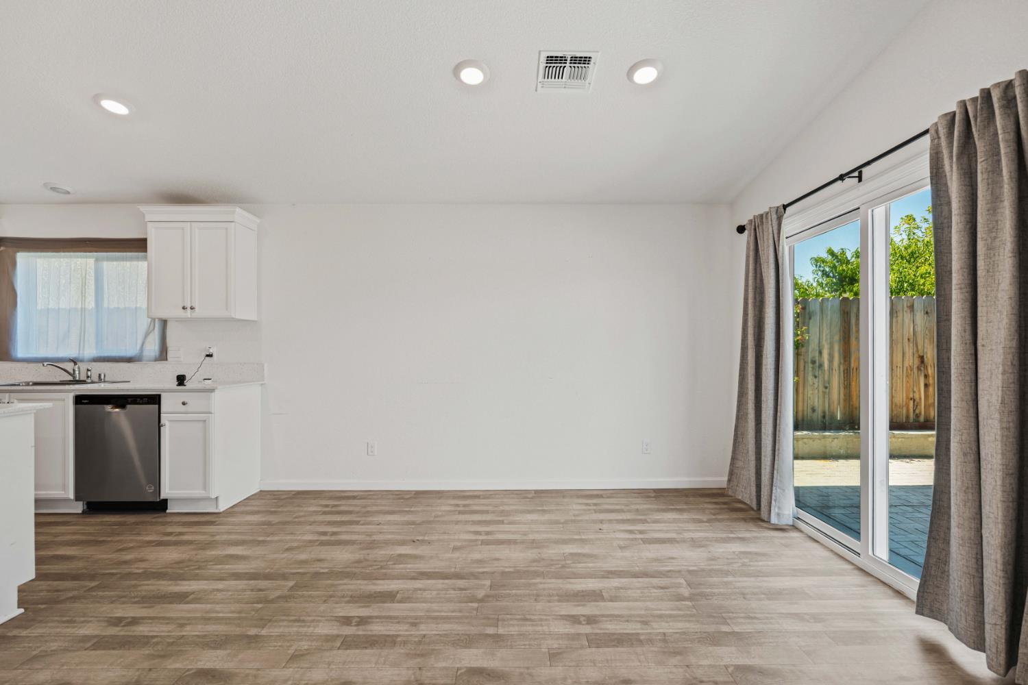 209 Dogwood Rnch Way Patterson, CA 95363 - Photo 11 of 50