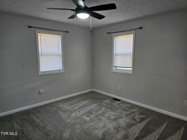 $1,200 | 1228 East Sullivan Court, Kingsport, TN 37664