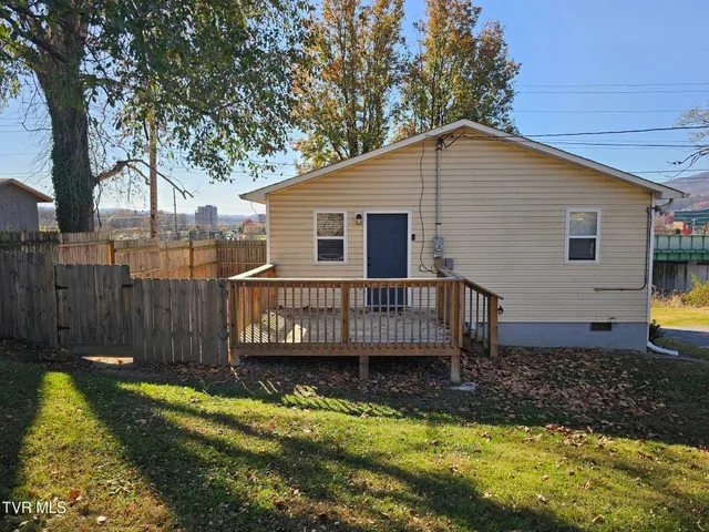 $1,200 | 1228 East Sullivan Court, Kingsport, TN 37664