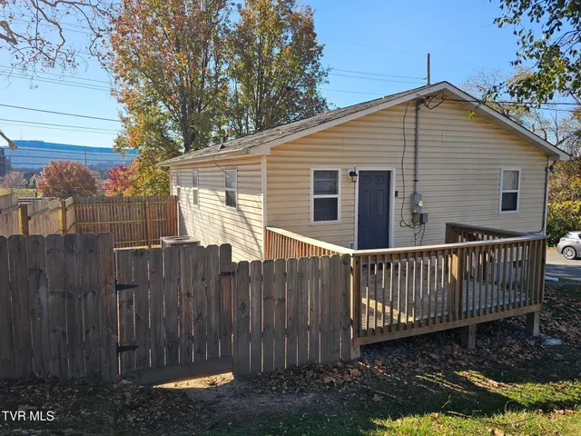$1,200 | 1228 East Sullivan Court, Kingsport, TN 37664