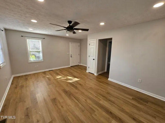 $1,200 | 1228 East Sullivan Court, Kingsport, TN 37664