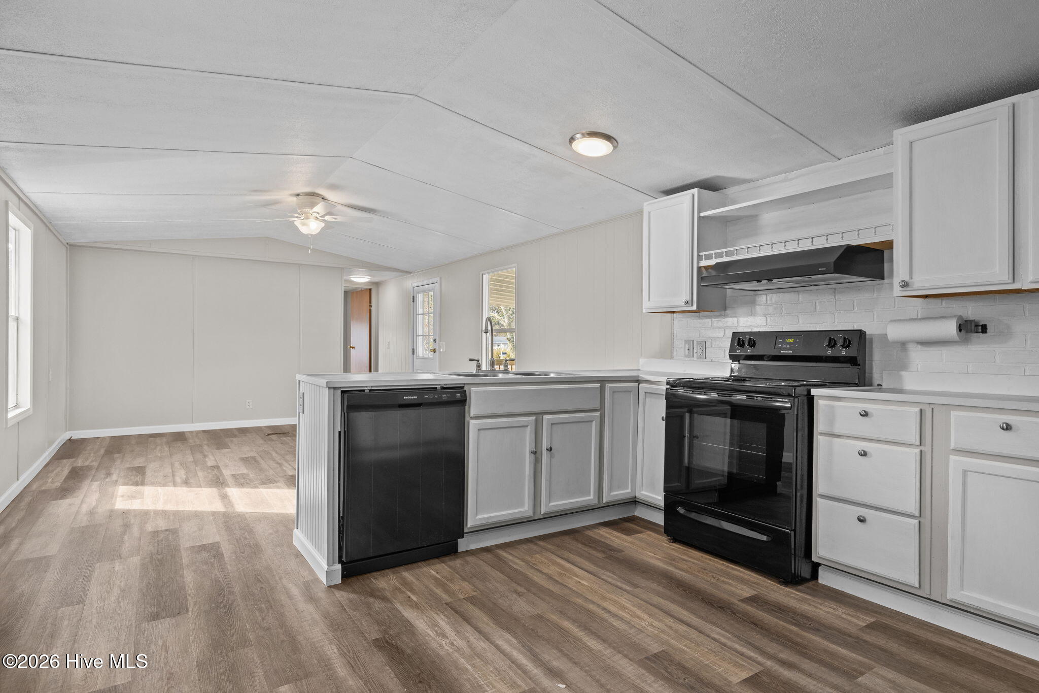 670 Straits Road Gloucester, NC 28528 - Photo 10 of 41 10-web-or-mls-1S3A7529