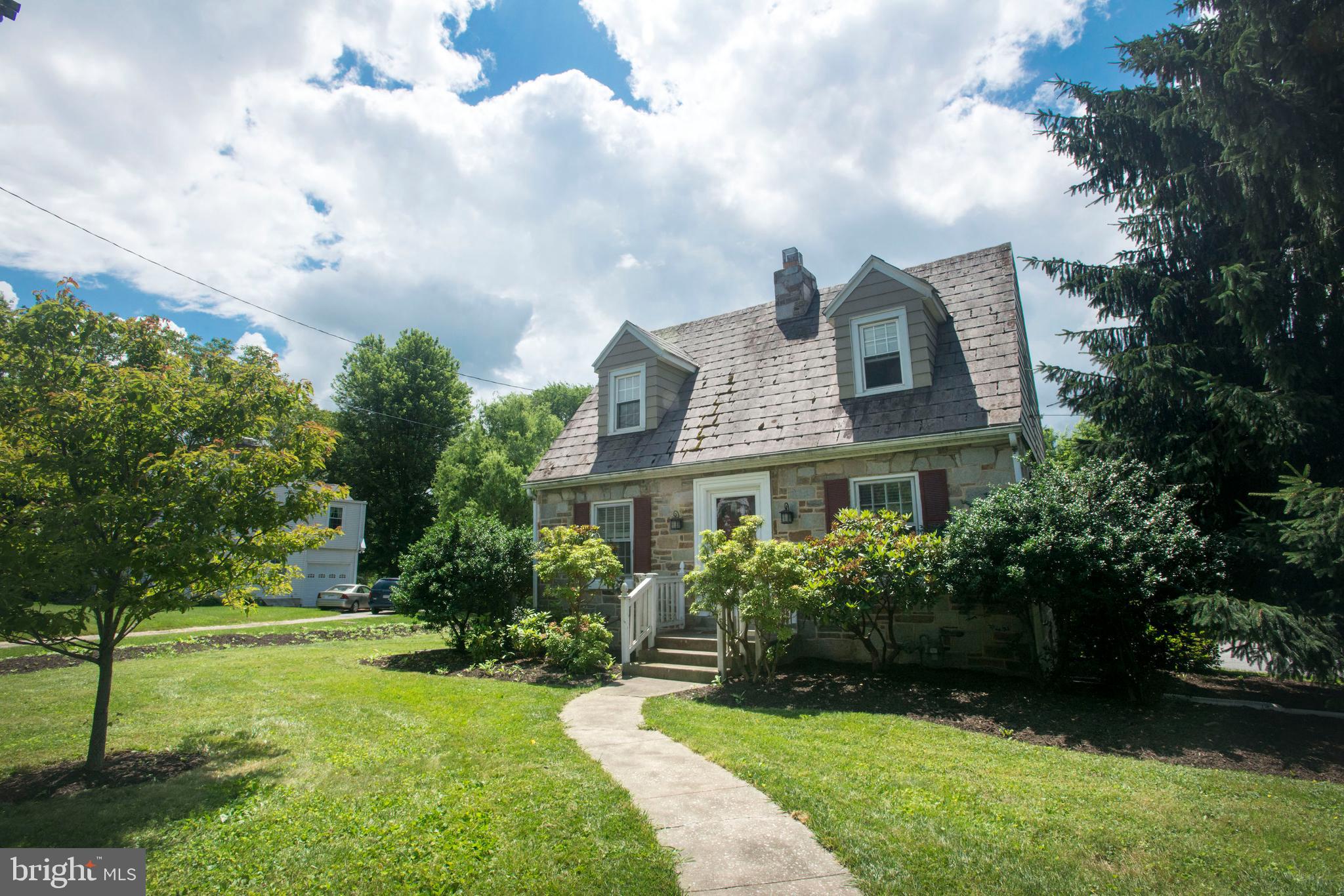 1112 Grandview Road York, PA 17403 - Photo 1 of 22 Gallery Image 1