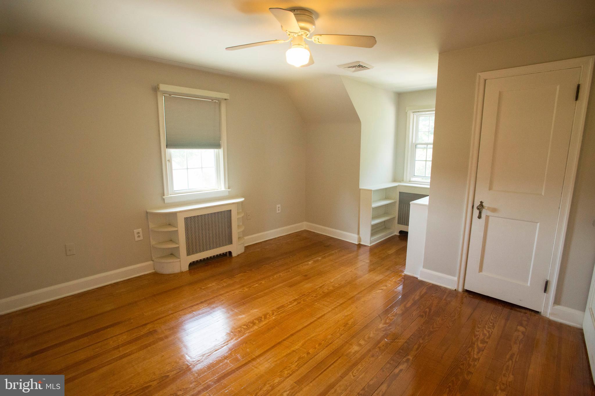 1112 Grandview Road York, PA 17403 - Photo 12 of 22 Gallery Image 12