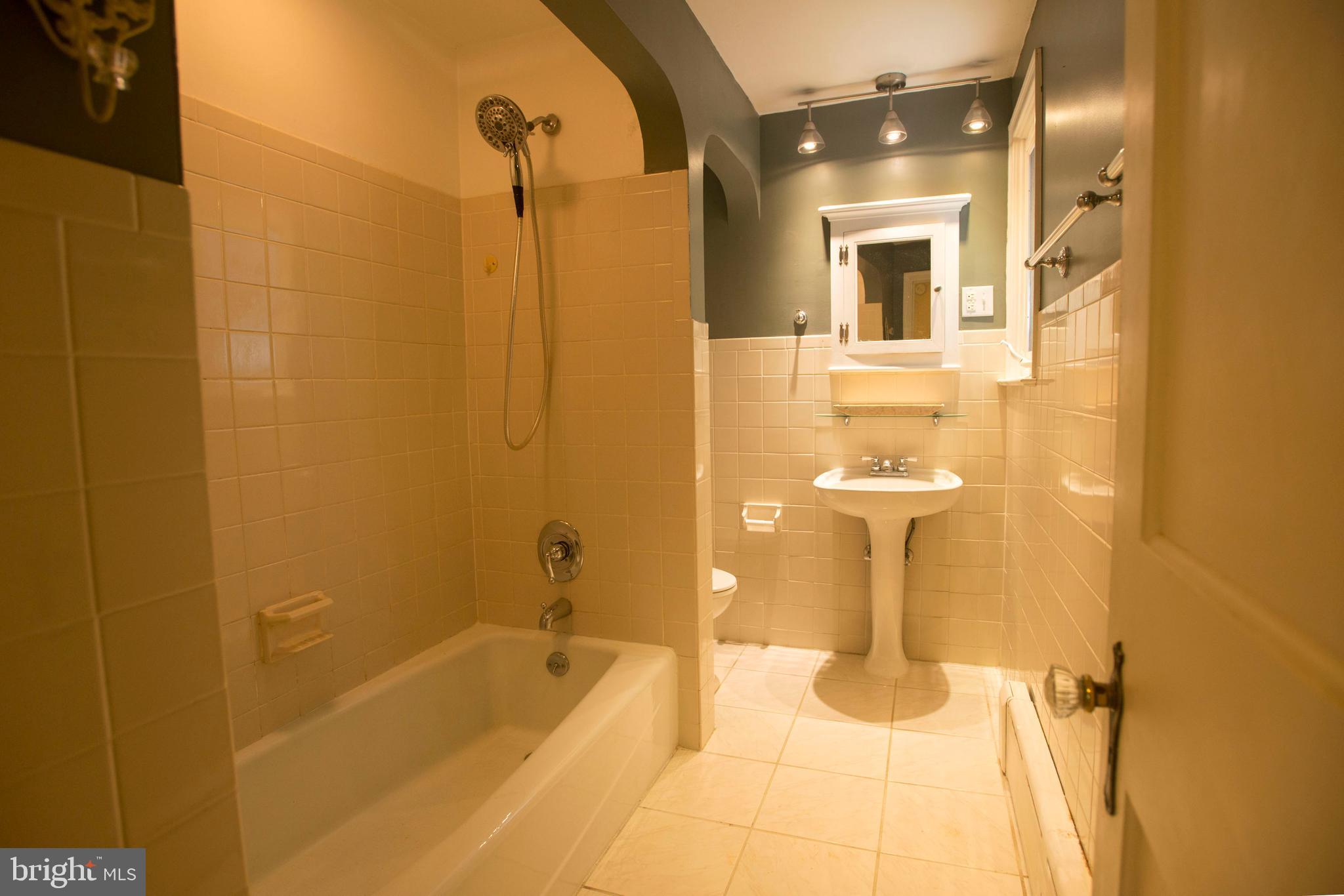 1112 Grandview Road York, PA 17403 - Photo 15 of 22 Gallery Image 15