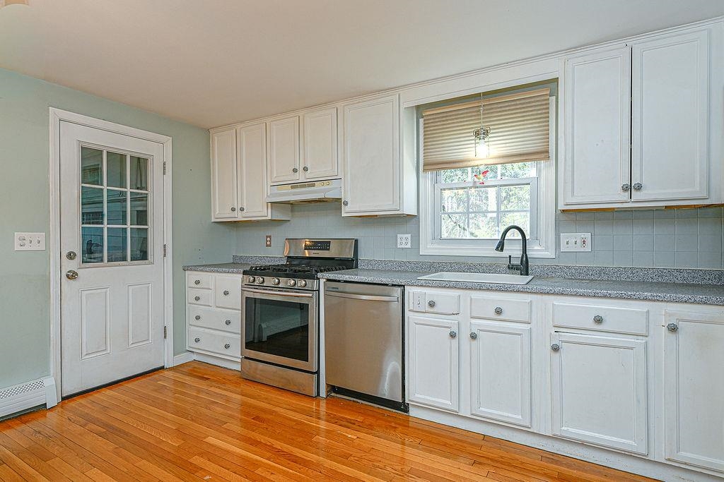 32 Hickory Drive Amherst, NH 03031 - Photo 11 of 38