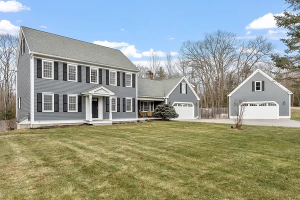 $850,000 | 2 Blueberry Hill Road, Pepperell, MA 01463