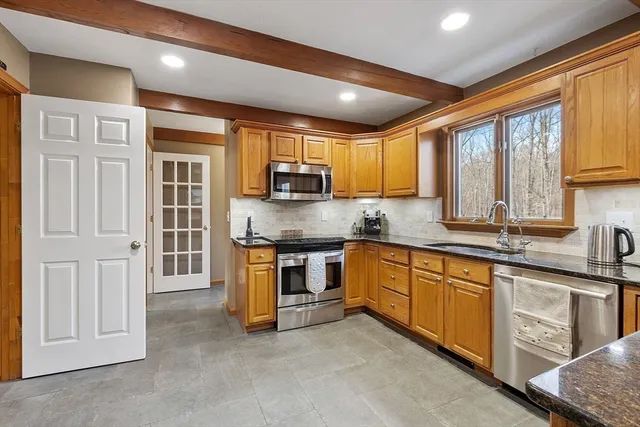 $850,000 | 2 Blueberry Hill Road, Pepperell, MA 01463