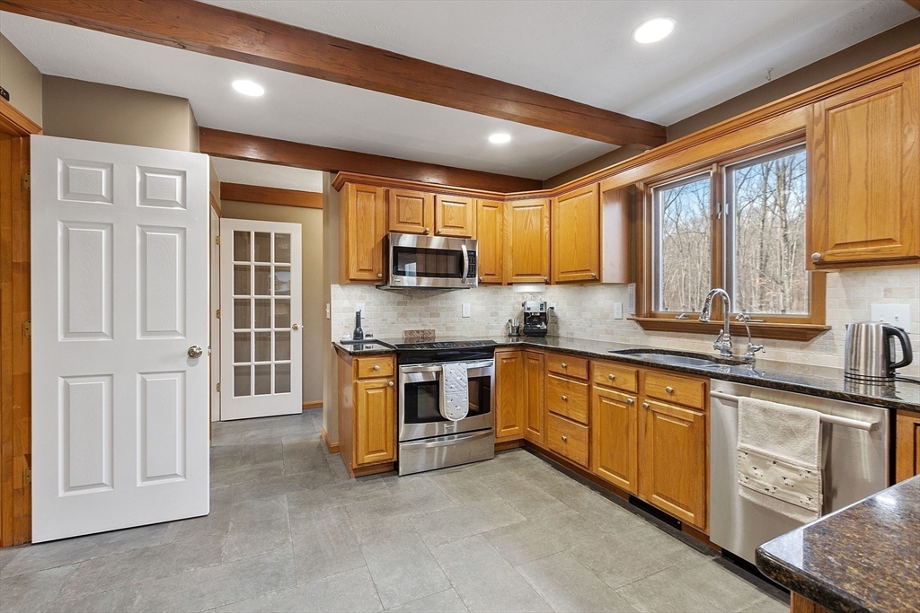 2 Blueberry Hill Road Pepperell, MA 01463 - Photo 12 of 38