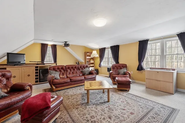 $850,000 | 2 Blueberry Hill Road, Pepperell, MA 01463