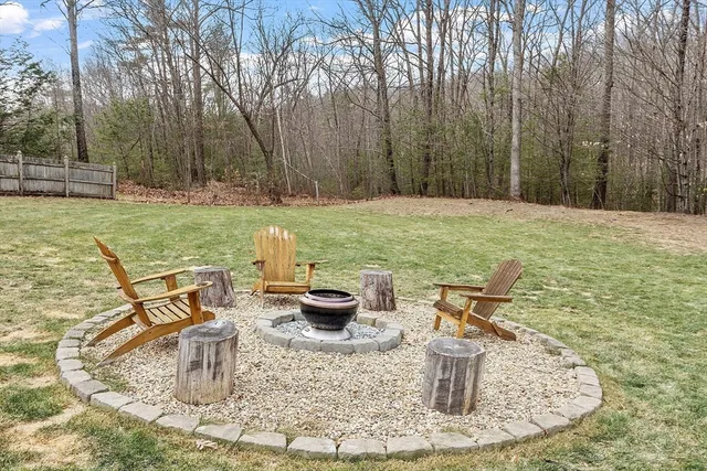 $850,000 | 2 Blueberry Hill Road, Pepperell, MA 01463