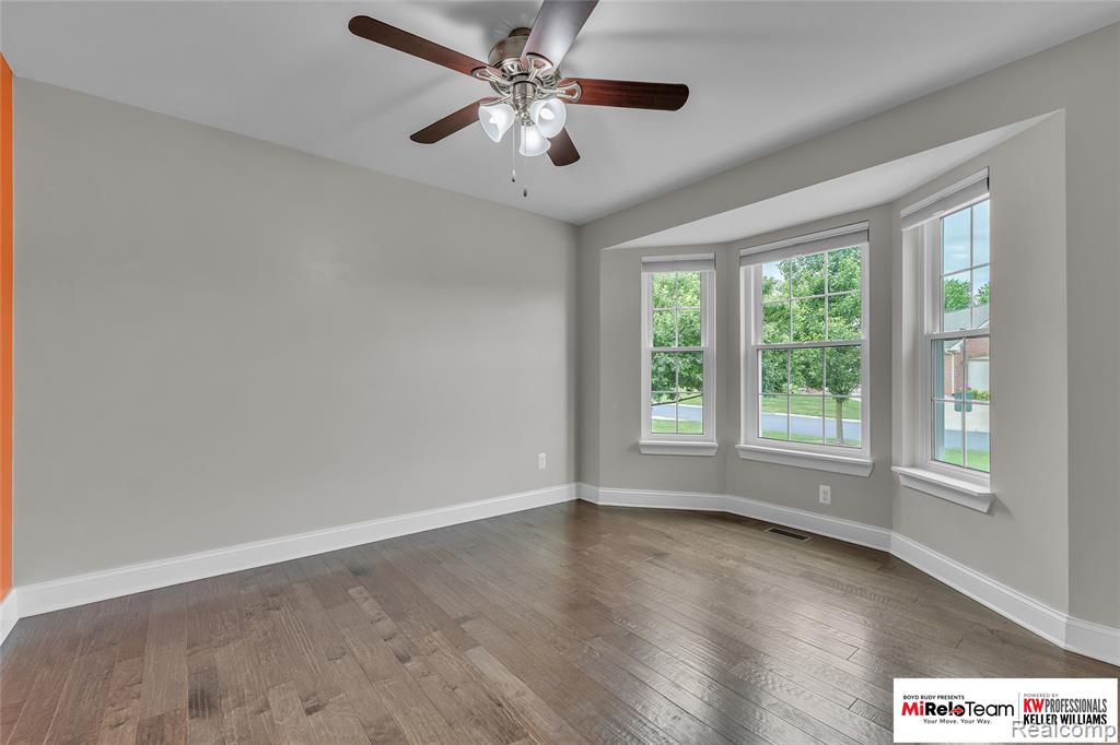 1909 Egret Pointe Howell, MI 48843 - Photo 4 of 45