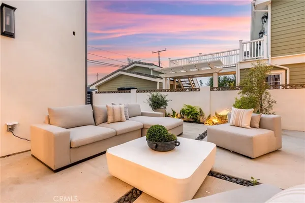 $3,795,000 | 1828 Pine Street, Huntington Beach, CA 92648