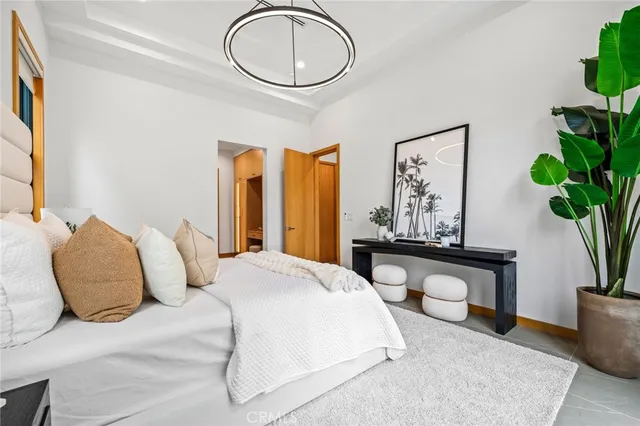 $3,999,000 | 1828 Pine Street, Huntington Beach, CA 92648