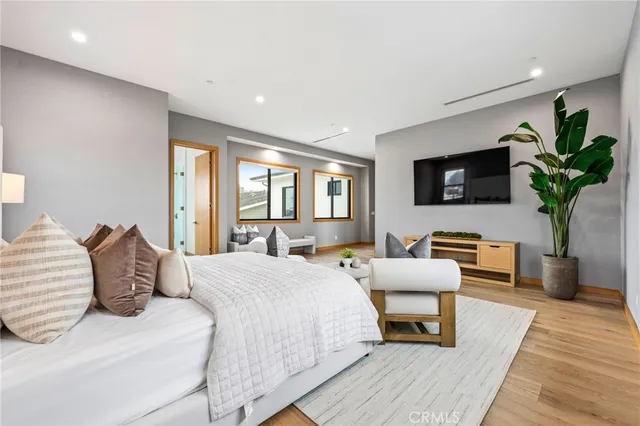 $3,999,000 | 1828 Pine Street, Huntington Beach, CA 92648