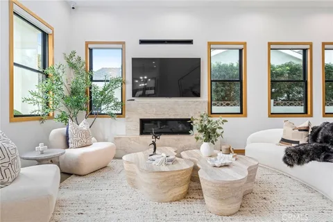 $3,999,000 | 1828 Pine Street, Huntington Beach, CA 92648