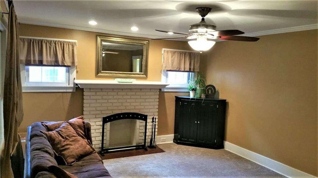 227 Oak Street Butler, PA 16001 - Photo 5 of 19 Gallery Image 5