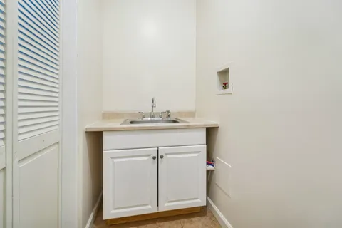 $3,500 | 165 Bidwell Avenue, Unit 1, Jersey City, NJ 07305