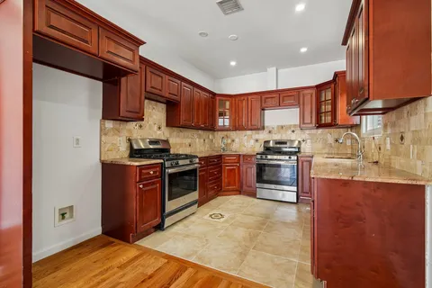 $3,500 | 165 Bidwell Avenue, Unit 1, Jersey City, NJ 07305