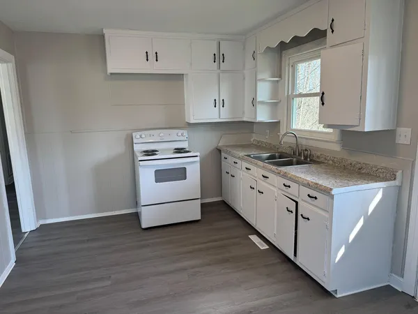 $1,263 | 35 Circle Drive, Martinsville, VA 24112