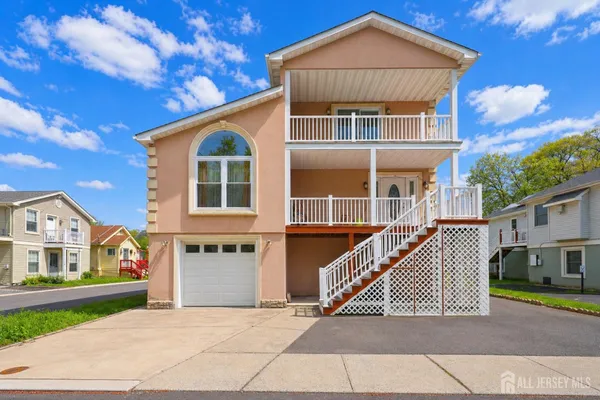 $530,000 | 34 Evergreen Place, Keansburg, NJ 07734