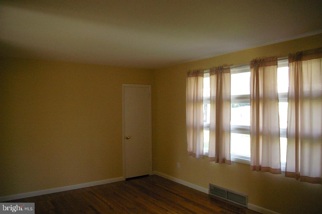 112 Lampeter Road Lancaster, PA 17602 - Photo 4 of 25 Gallery Image 4