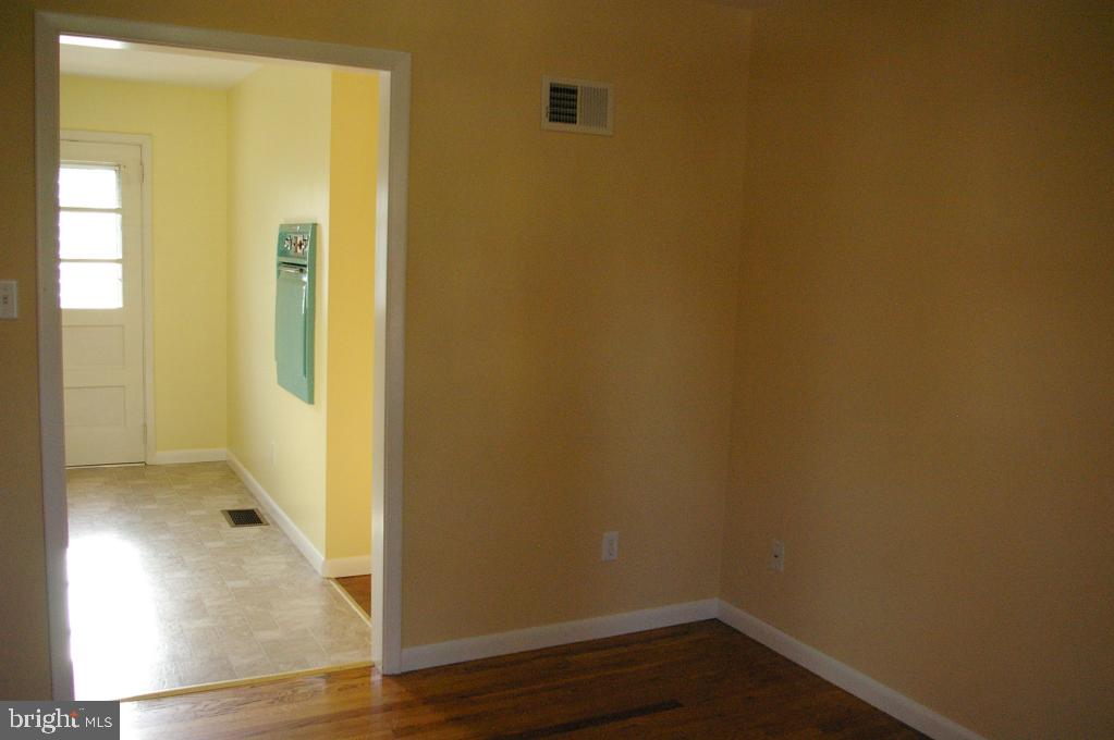 112 Lampeter Road Lancaster, PA 17602 - Photo 5 of 25 Gallery Image 5