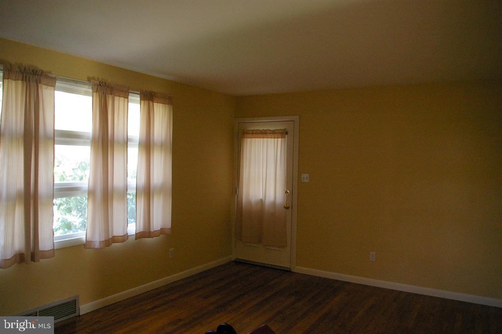 112 Lampeter Road Lancaster, PA 17602 - Photo 7 of 25 Gallery Image 7