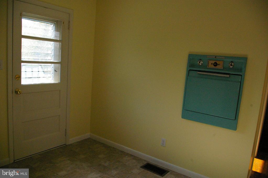 112 Lampeter Road Lancaster, PA 17602 - Photo 9 of 25 Gallery Image 9