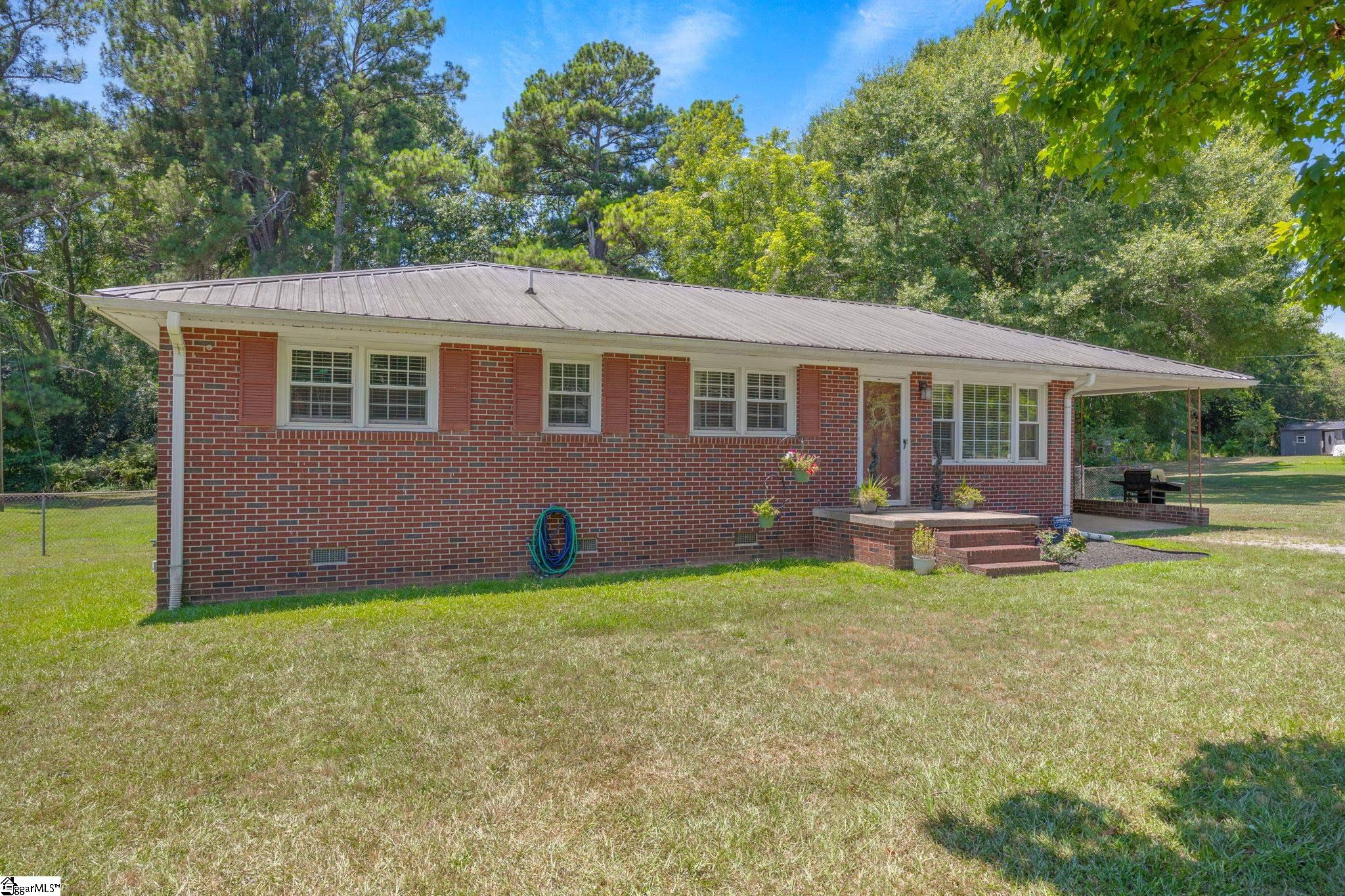 516 Wesley Court Starr, SC 29684 - Photo 3 of 36
