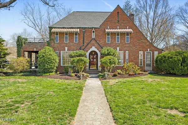 $475,000 | 708 North Main Street, Elizabethton, TN 37643