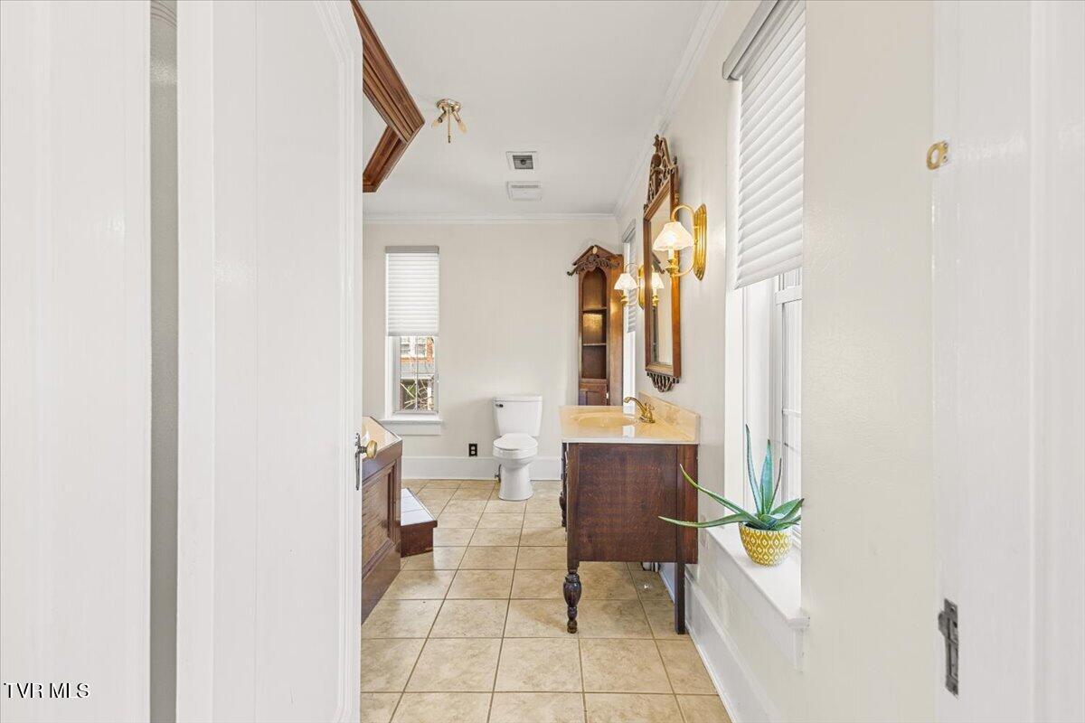 708 North Main Street Elizabethton, TN 37643 - Photo 45 of 97 045-128A8902