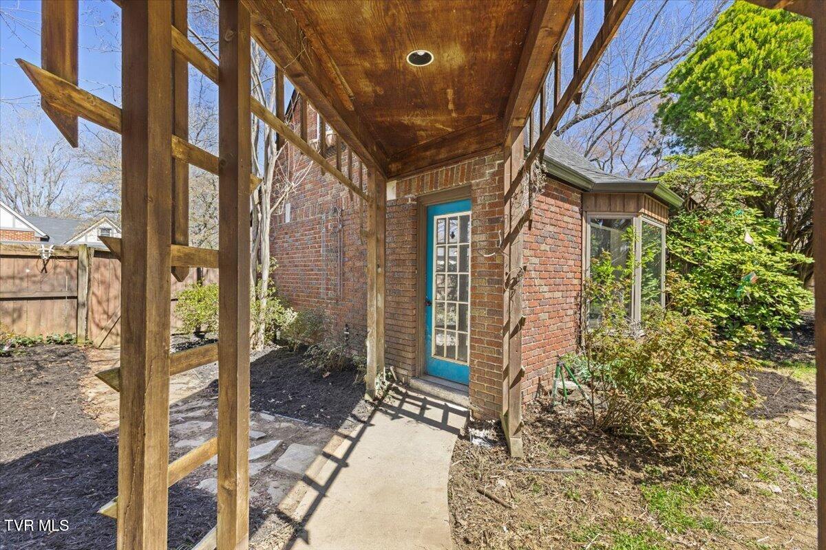 708 North Main Street Elizabethton, TN 37643 - Photo 7 of 97 007-128A8777