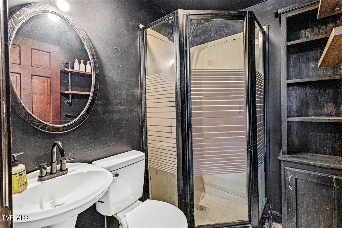 708 North Main Street Elizabethton, TN 37643 - Photo 74 of 97 074-128A8819