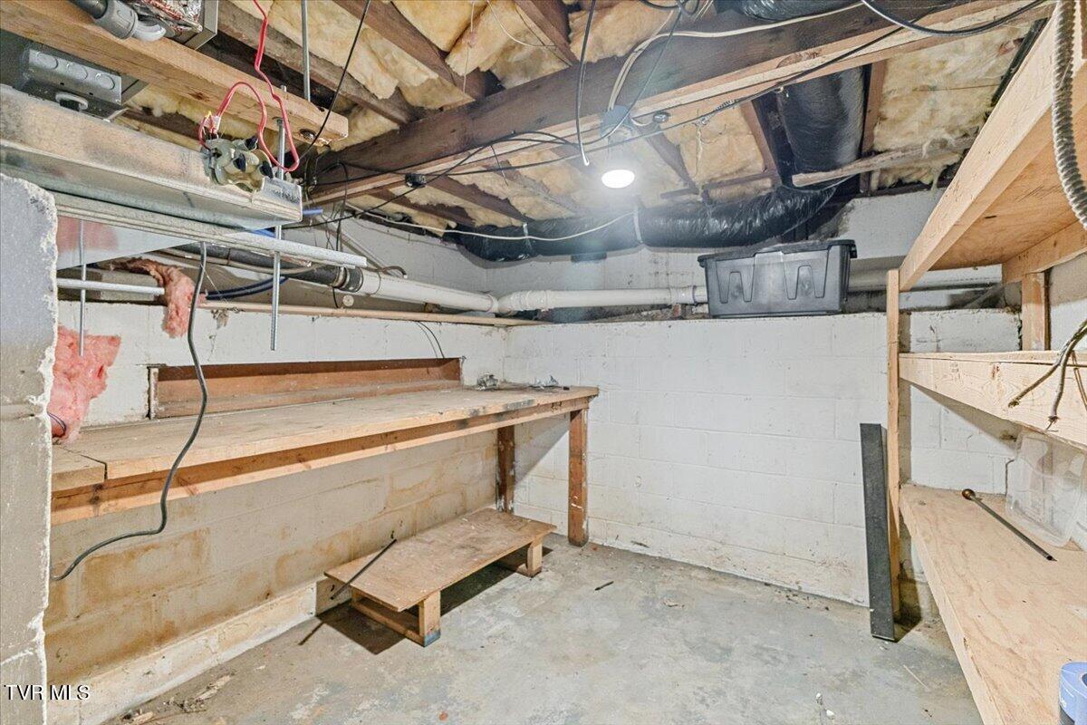708 North Main Street Elizabethton, TN 37643 - Photo 82 of 97 082-128A8965