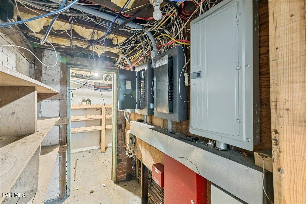 708 North Main Street Elizabethton, TN 37643 - Photo 83 of 97 084-128A8971