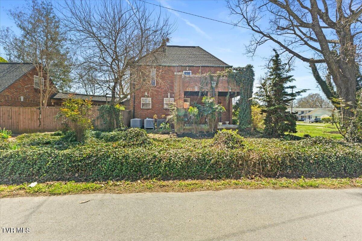 708 North Main Street Elizabethton, TN 37643 - Photo 86 of 97 088-128A8760