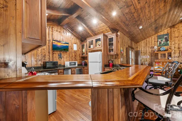 $999,999 | 2793 & 2793a Boggs Road, West Jefferson, NC 28694