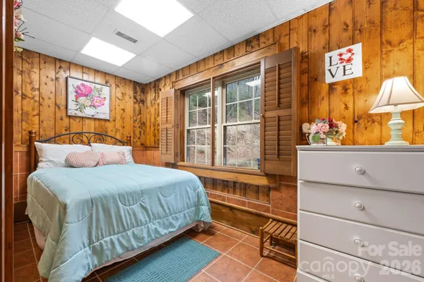 $999,999 | 2793 & 2793a Boggs Road, West Jefferson, NC 28694