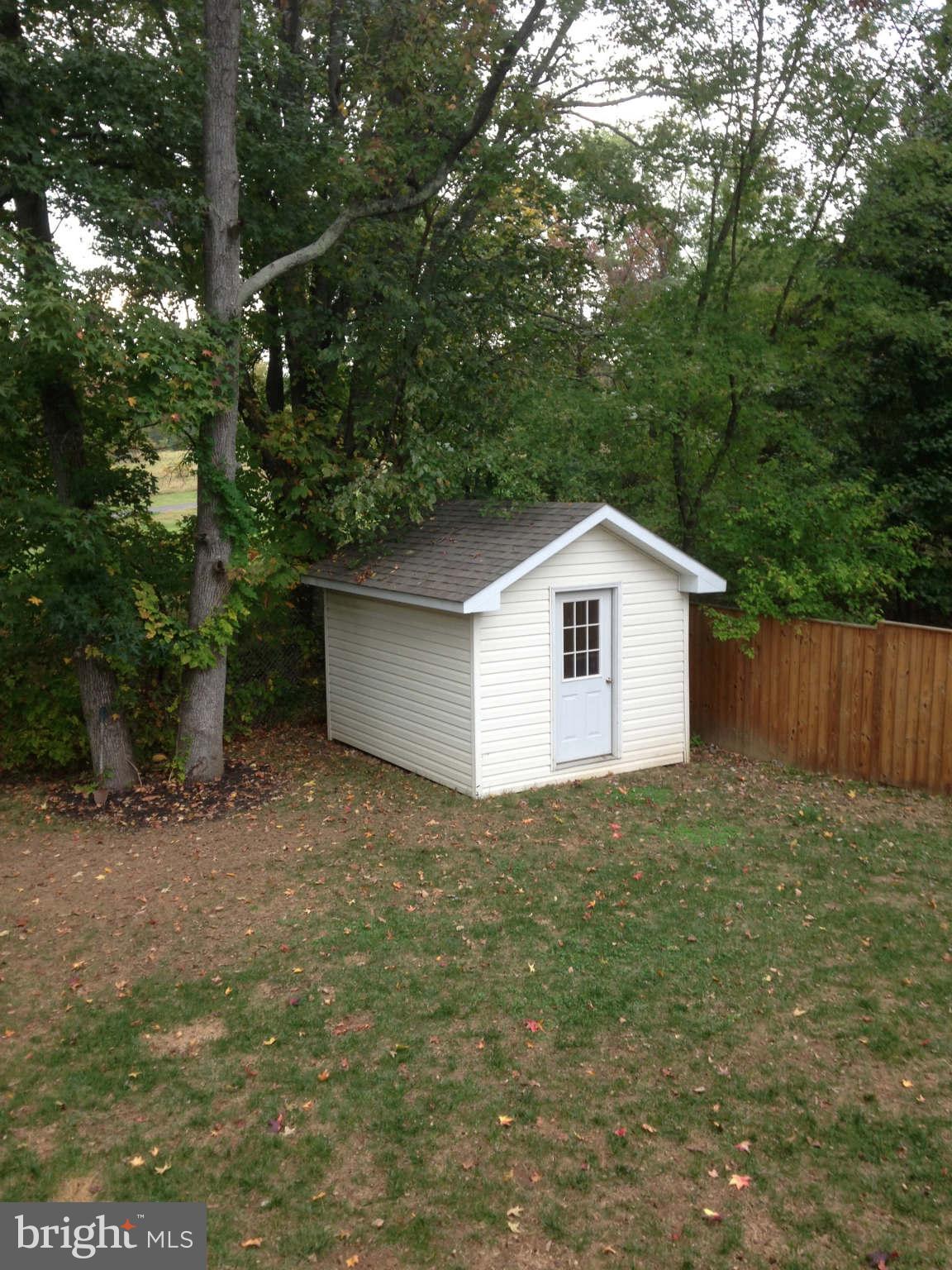 6426 Haystack Road Alexandria, VA 22310 - Photo 14 of 15 Exterior (Rear)
