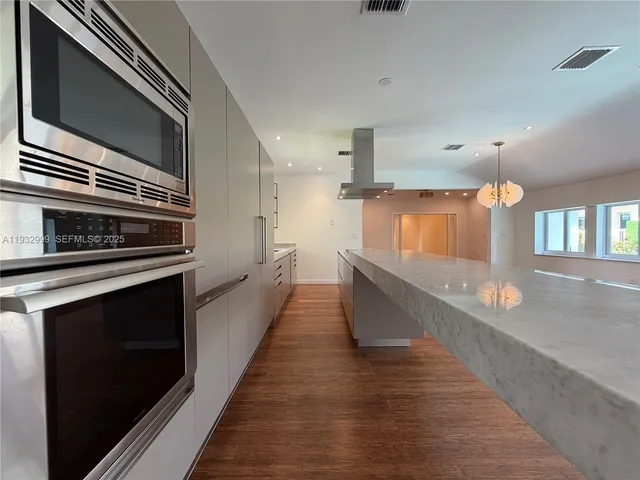 $12,000 | 621 West Dilido Drive, Miami Beach, FL 33139