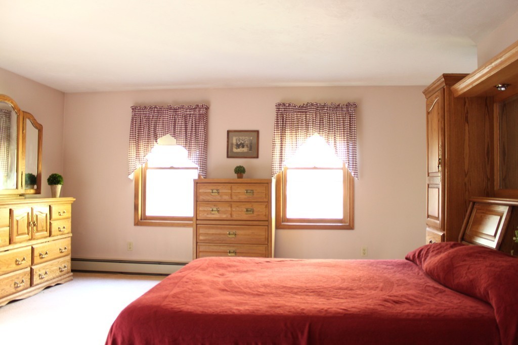 11 Allen Road Sturbridge, MA 01566 - Photo 17 of 29