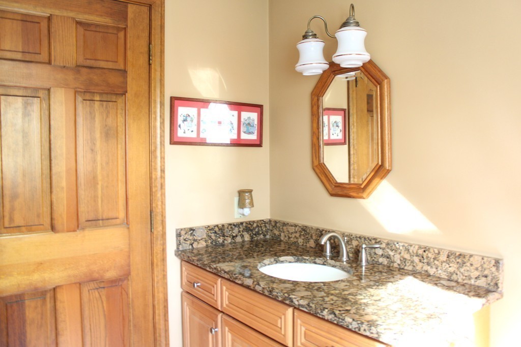 11 Allen Road Sturbridge, MA 01566 - Photo 5 of 29
