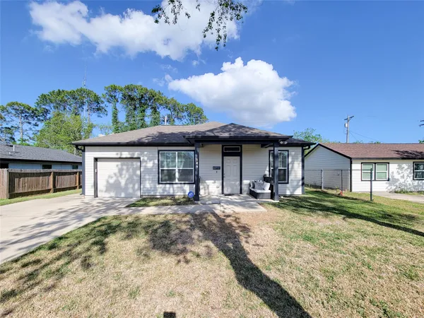 $219,999 | 1306 North Appomattox Drive, Texas City, TX 77591