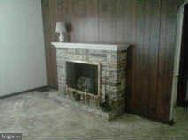 409 Cresswell Road Baltimore, MD 21225 - Photo 3 of 11 Living Room