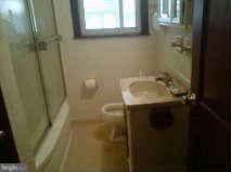 409 Cresswell Road Baltimore, MD 21225 - Photo 4 of 11 Bath