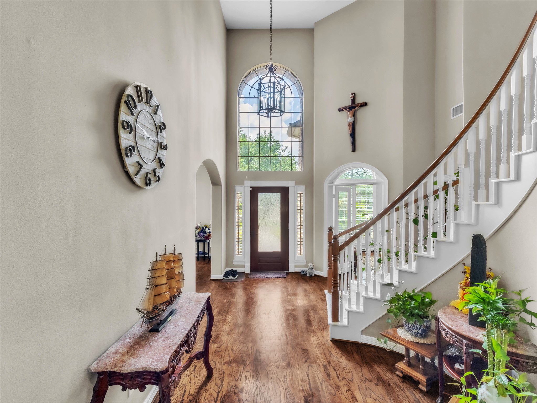 17902 St Emilion Court Spring, TX 77379 - Photo 7 of 38 Hallway from front door