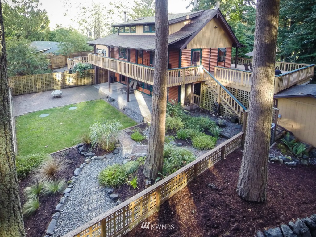 18115 Thorsen Road Southwest Vashon, WA 98070 - Photo 2 of 25 Gallery Image 2