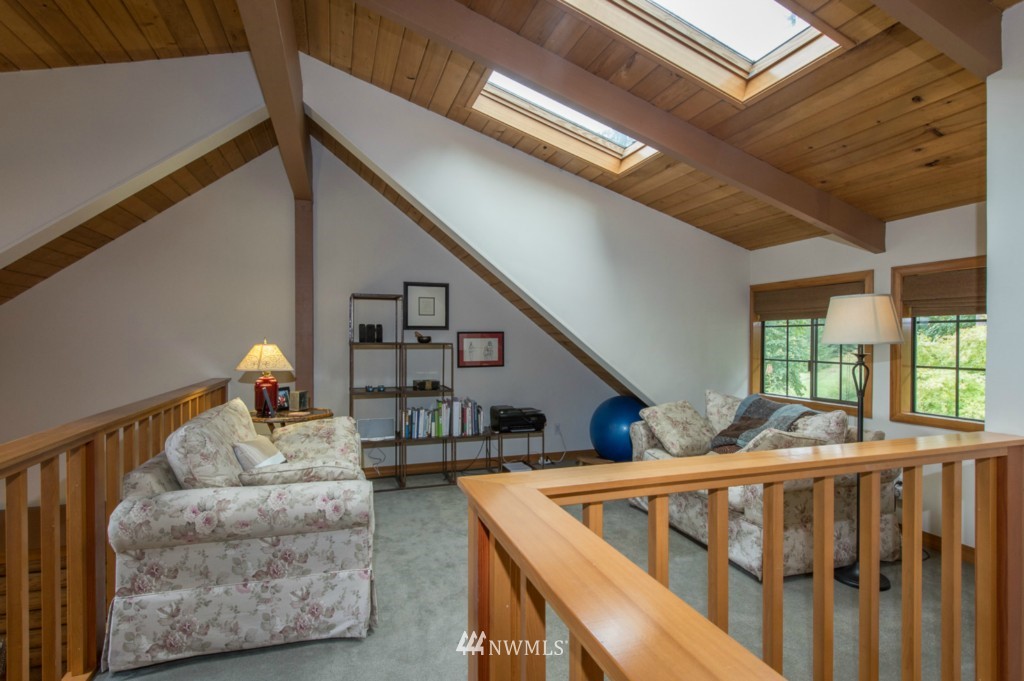 18115 Thorsen Road Southwest Vashon, WA 98070 - Photo 14 of 25 Gallery Image 14
