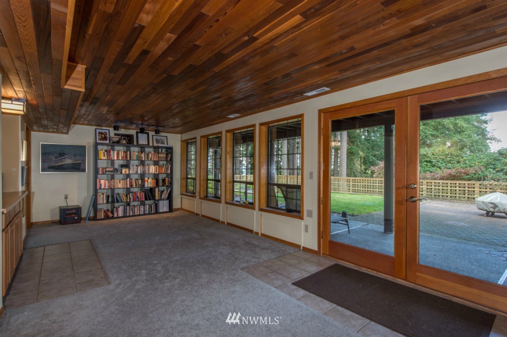 18115 Thorsen Road Southwest Vashon, WA 98070 - Photo 20 of 25 Gallery Image 20